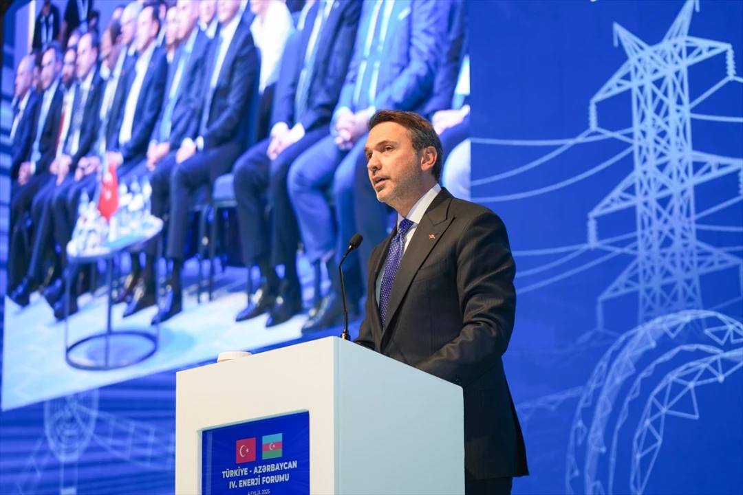 Bayraktar'dan Çarpıcı Açıklamalar: Türkiye ve Azerbaycan Arasında Enerji İşbirliği Gelişiyor