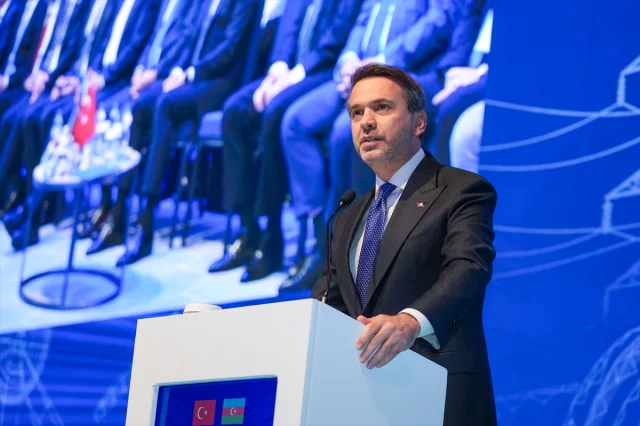 Bayraktar'dan Çarpıcı Açıklamalar: Türkiye ve Azerbaycan Arasında Enerji İşbirliği Gelişiyor