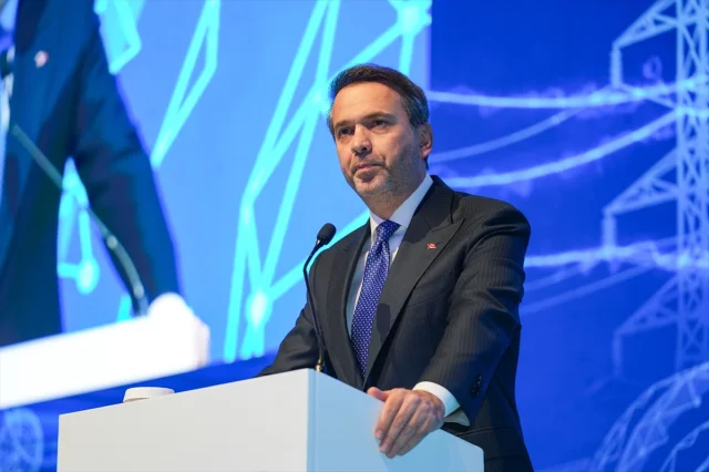 Bayraktar'dan Çarpıcı Açıklamalar: Türkiye ve Azerbaycan Arasında Enerji İşbirliği Gelişiyor