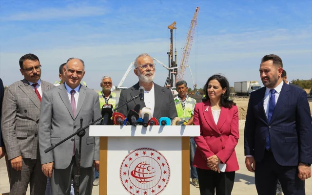 Gediz Köprülü Kavşağı'ndaki Çalışmalar Son Aşamaya Geldi