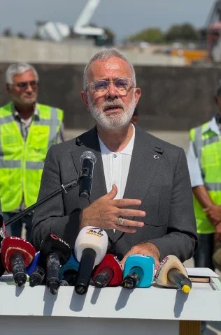 Gediz Köprülü Kavşağı'ndaki Çalışmalar Son Aşamaya Geldi
