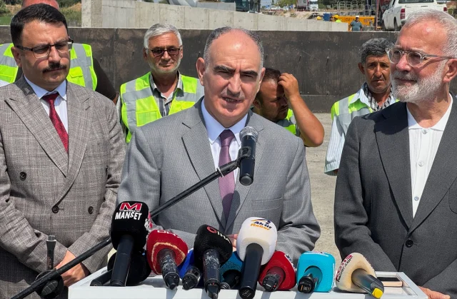 Gediz Köprülü Kavşağı'ndaki Çalışmalar Son Aşamaya Geldi