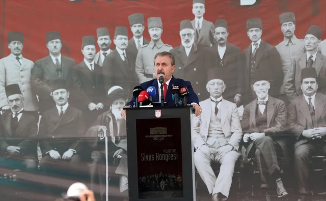 Mustafa Destici'den Sivas Kongresi'nin Anlam ve Önemi Üzerine Çarpıcı Mesajlar