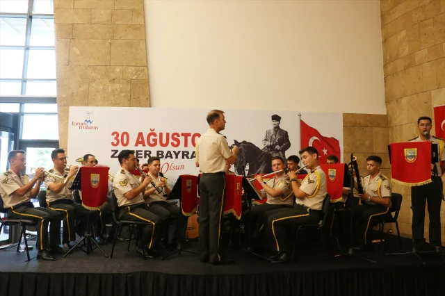 Trabzon'u Coşturan Zafer Bayramı Konseri Herkesi Büyüledi