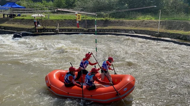 Rize'nin Fırtına Deresi'nde Rafting Coşkusu Zirvede