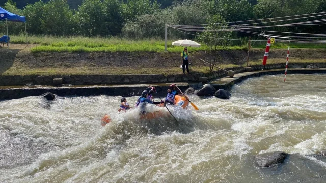 Rize'nin Fırtına Deresi'nde Rafting Coşkusu Zirvede