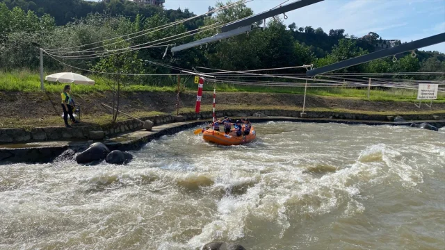 Rize'nin Fırtına Deresi'nde Rafting Coşkusu Zirvede