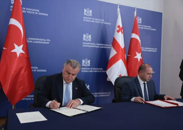 Bakan Gürcistan'da Kritik Görüşmeler Yaptı