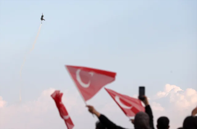 SOLOTÜRK Gösterisi Sivas Semalarında Coşku Yarattı