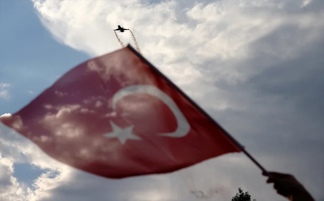 SOLOTÜRK Gösterisi Sivas Semalarında Coşku Yarattı