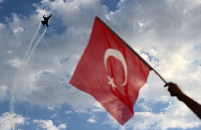 SOLOTÜRK Gösterisi Sivas Semalarında Coşku Yarattı