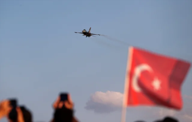 SOLOTÜRK Gösterisi Sivas Semalarında Coşku Yarattı