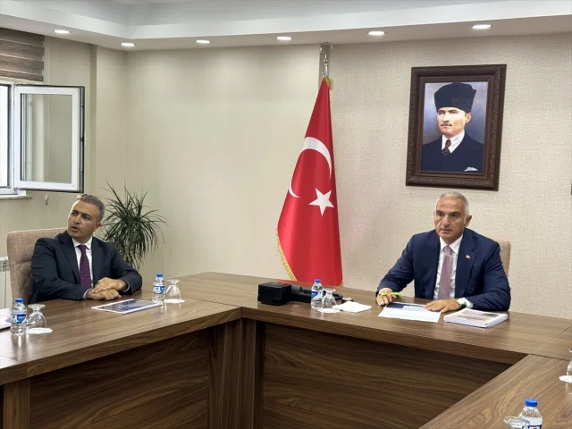 Bakan Ersoy’un Ardahan Ziyareti: Kültürel Miras ve Gelecek Projeler