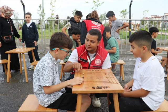 Geleneksel Oyunlar Tırı Ağrı'da Çocuklara Unutulmaz Anlar Ya...