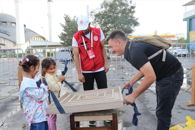 Geleneksel Oyunlar Tırı Ağrı'da Çocuklara Unutulmaz Anlar Yaşattı