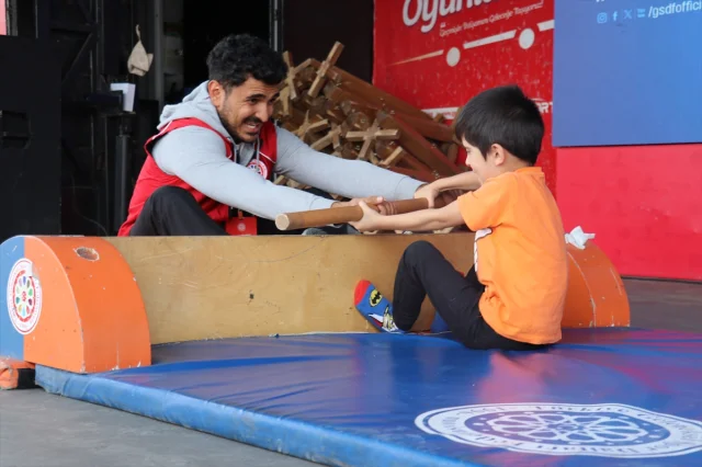 Geleneksel Oyunlar Tırı Ağrı'da Çocuklara Unutulmaz Anlar Yaşattı