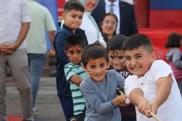 Geleneksel Oyunlar Tırı Ağrı'da Çocuklara Unutulmaz Anlar Yaşattı
