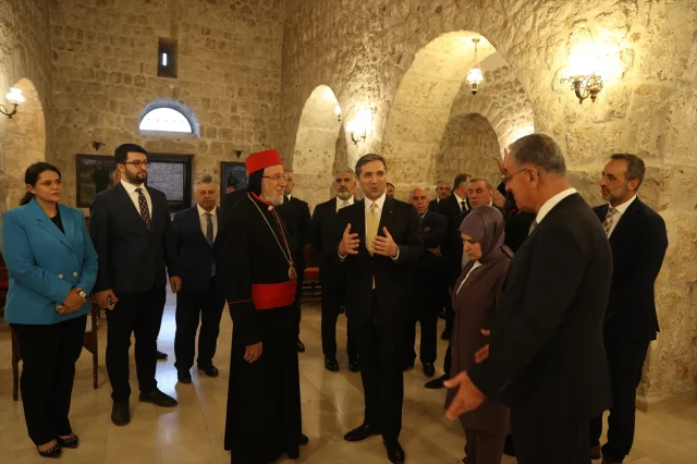 AK Parti'den Mardin'e Önemli Ziyaret: Sırakaya'dan İlişkileri Güçlendiren Adım