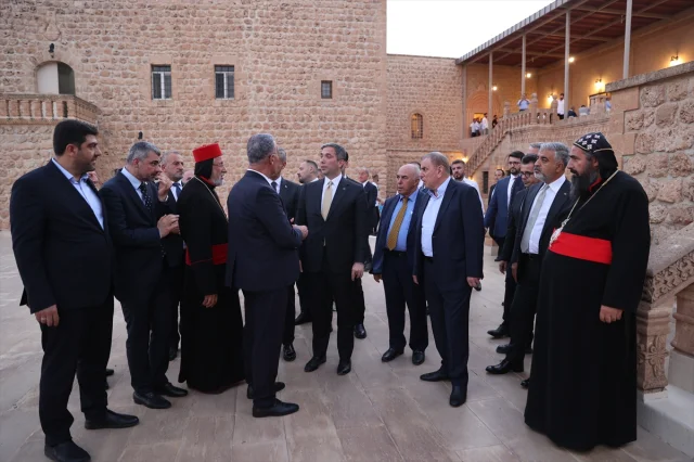 AK Parti'den Mardin'e Önemli Ziyaret: Sırakaya'dan İlişkileri Güçlendiren Adım