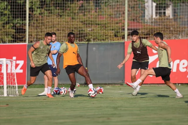 Alanyaspor ve Konyaspor Maçı Öncesi Hazırlıklar Tüm Hızıyla...