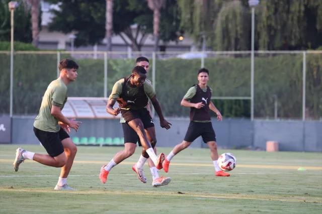 Alanyaspor ve Konyaspor Maçı Öncesi Hazırlıklar Tüm Hızıyla Sürüyor