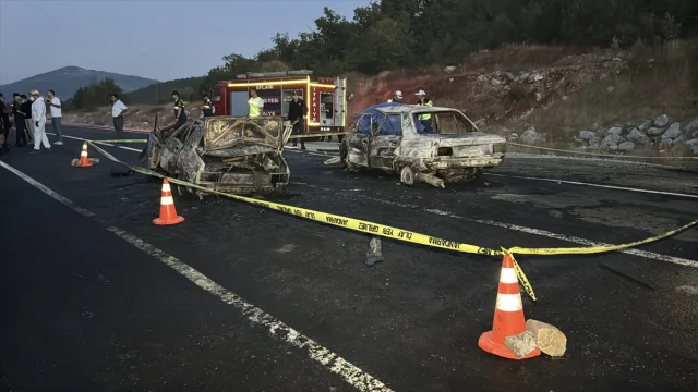 Karabük'te Feci Kaza: 3 Kişi Hayatını Kaybetti, 5 Kişi Yaral...
