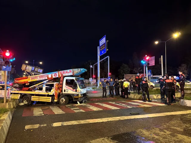 Erzurum'da Trafik Kazası Gerilimi Büyüdü: Sopalar Konuştu