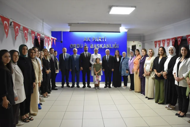 TÜGVA Buluşmasında Fatma Betül Sayan Kaya'dan Gençliğe Umut Dolu Mesajlar