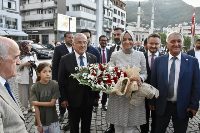 TÜGVA Buluşmasında Fatma Betül Sayan Kaya'dan Gençliğe Umut Dolu Mesajlar