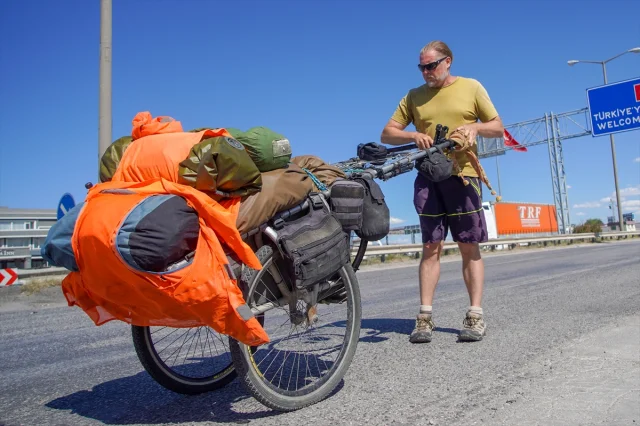 İngiliz Gezginin Türkiye Macerası: Karl Bushby'nin Unutulmaz Yürüyüşü