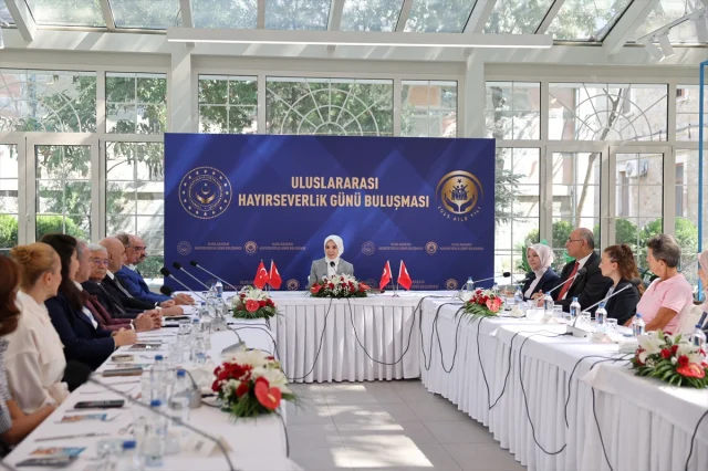 Darülaceze'deki Buluşma: Bakan Göktaş ve Hayırseverlerle Unutulmaz Bir Gün