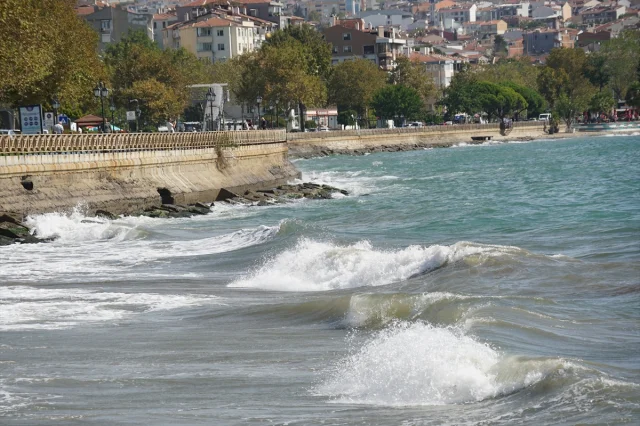 Tekirdağ'da Poyraz Deniz Taşımacılığını Alt Üst Etti