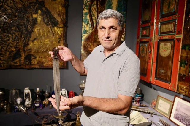 Antika Tutkusu: 42 Yıllık Koleksiyonuyla Geçmişe Yolculuk