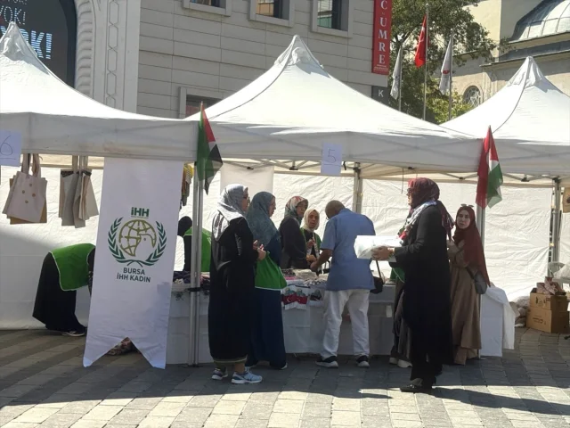 Bursa'da Filistinli Öğrenciler İçin Dayanışma Çarşısı Kuruldu