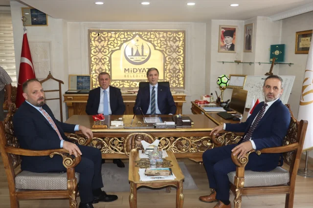 Zafer Sırakaya'nın Midyat Ziyaretinde Neler Yaşandı Merak Edilenler