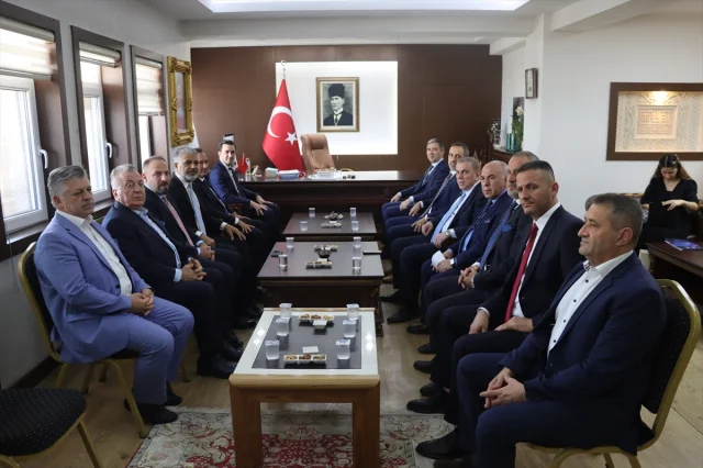 Zafer Sırakaya'nın Midyat Ziyaretinde Neler Yaşandı Merak Edilenler
