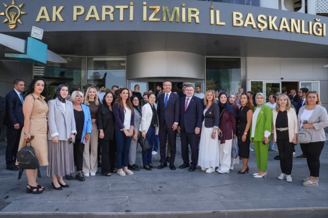 Enerji Bakanı Bayraktar'dan İzmir'de Önemli Görüşmeler