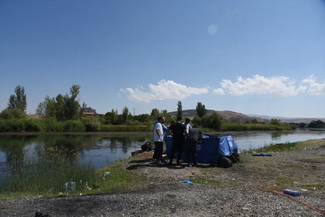 Kızılırmak'ta Üzücü Son: İki Genç Boğuldu