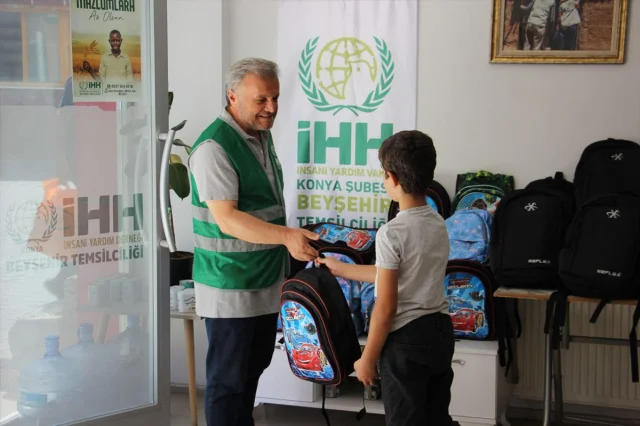 “Bir Kırtasiye Bin Mutluluk” Kampanyasıyla Binlerce Çocuk Se...