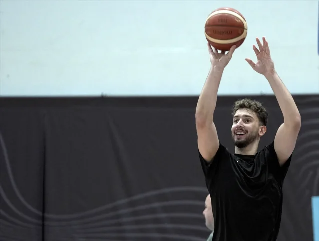A Milli Basketbol Takımı İsveç Karşısında Zafer Peşinde