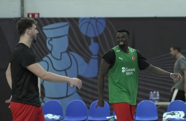 A Milli Basketbol Takımı İsveç Karşısında Zafer Peşinde