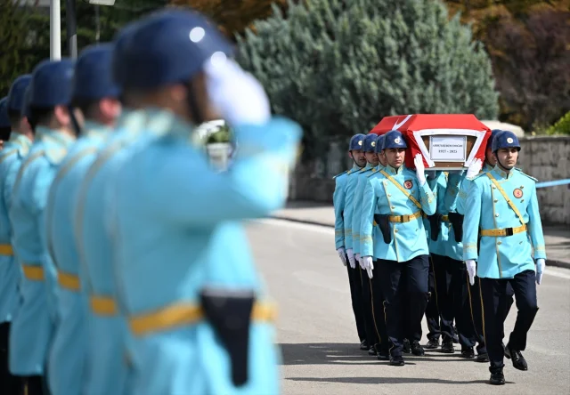 Eski Bakan Abdulkerim Doğru'nun Ardından Meclis'te Gözyaşları