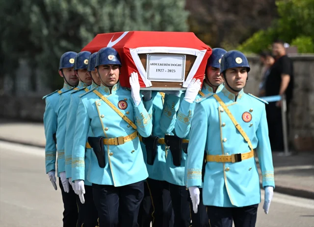 Eski Bakan Abdulkerim Doğru'nun Ardından Meclis'te Gözyaşları