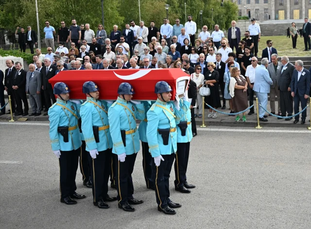 Eski Bakan Abdulkerim Doğru'nun Ardından Meclis'te Gözyaşları