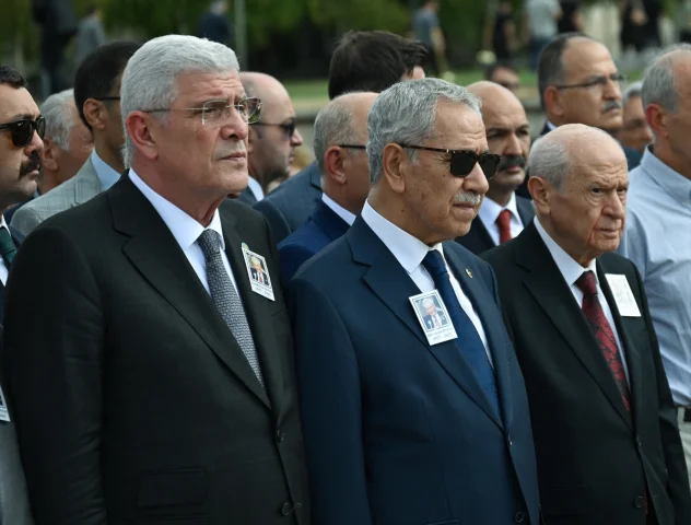 Eski Bakan Abdulkerim Doğru'nun Ardından Meclis'te Gözyaşları