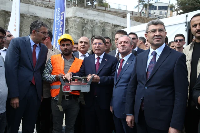 Adalet Bakanı Tunç Hakkari'de Ülkenin Geleceğine Dair Önemli Mesajlar Verdi
