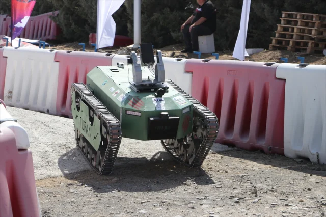 TEKNOFEST'te Heyecan Dolu Anlar: İnsansız Kara Araçları Şovu Başladı