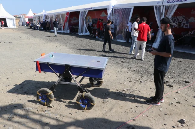 TEKNOFEST'te Heyecan Dolu Anlar: İnsansız Kara Araçları Şovu Başladı