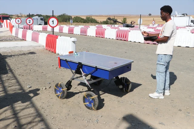 TEKNOFEST'te Heyecan Dolu Anlar: İnsansız Kara Araçları Şovu Başladı
