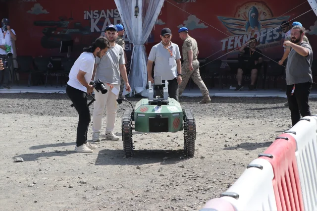 TEKNOFEST'te Heyecan Dolu Anlar: İnsansız Kara Araçları Şovu Başladı